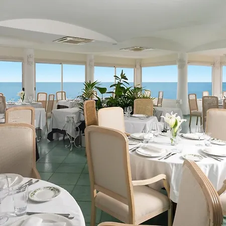 ホテル Punta Rossa
