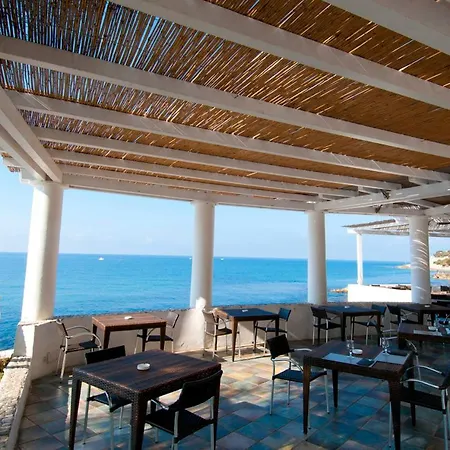 ホテル Punta Rossa 4*