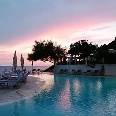 ホテル Punta Rossa 4*