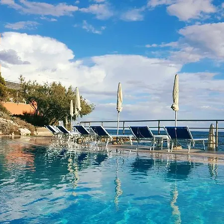 Punta Rossa 4*
