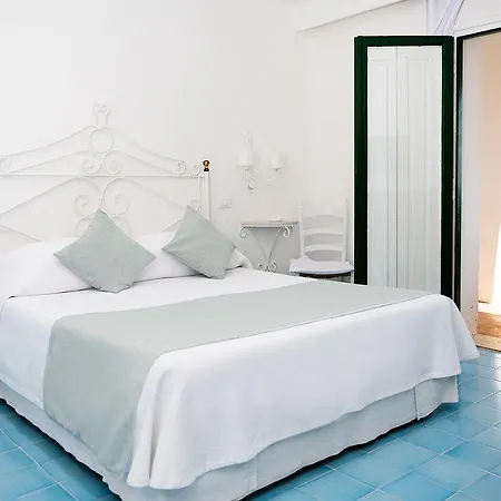 Punta Rossa מלון 4*