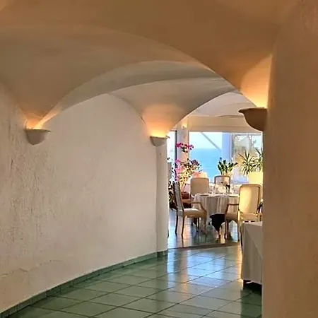 מלון Punta Rossa