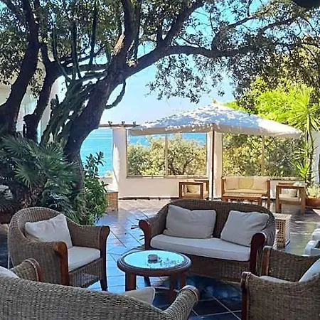 Punta Rossa מלון