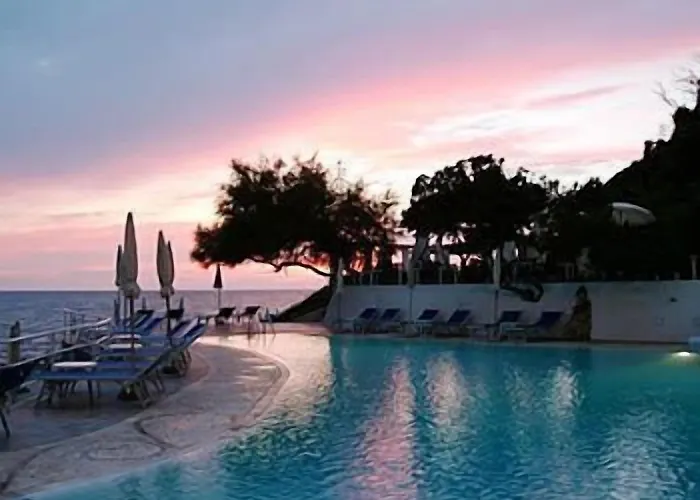Hotel Punta Rossa 4*